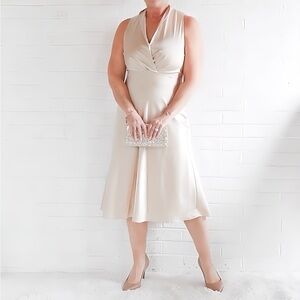 SATIN V-NECK KNEE-LENGTH DRESS - Champagne - 4P